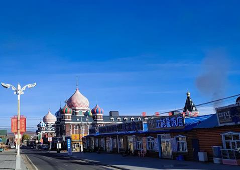 Exotic architecture stands out against the streetscape of Inner Mongolia, JPG