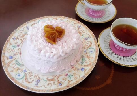 ケーキと紅茶のセット ケーキ,紅茶,スイーツの写真素材