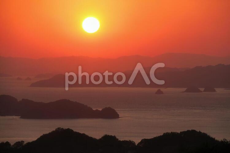 瀬戸の夕日 日暮れ,暁,太陽の写真素材