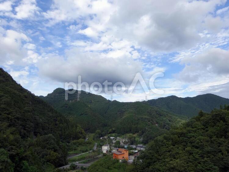 鉄塔がある風景 鉄塔,送電線,電線の写真素材