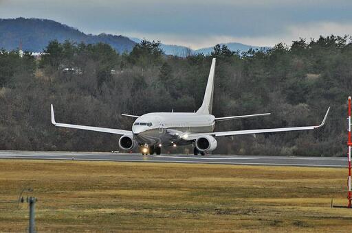 飛行機　ボーイング737 旅客機,航空機,エンジンの写真素材
