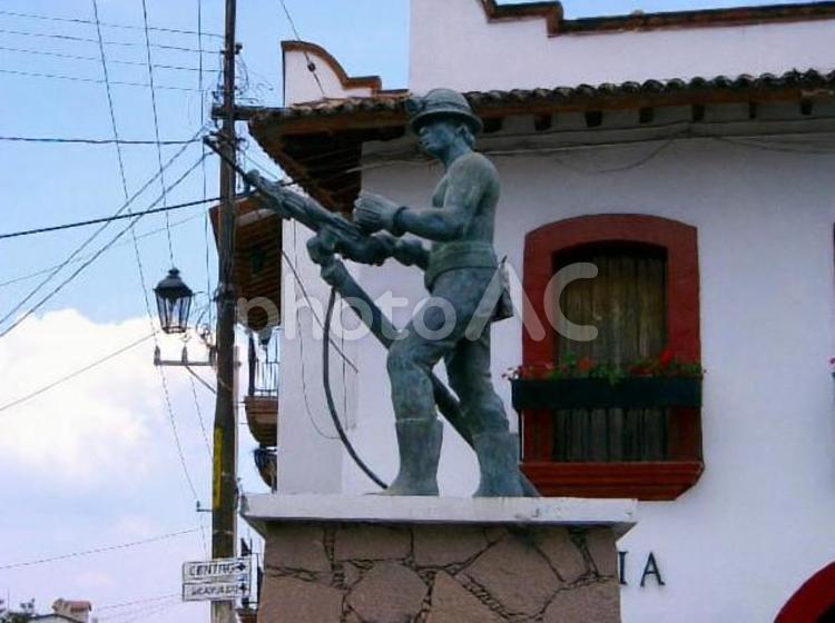 鉱山労働者の像　銅像　タスコ　メキシコ 記念碑,市街地,街並みの写真素材