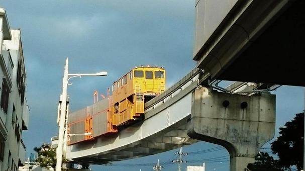 Photo, monorail, maintenance vehicle, landscape, 