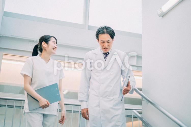 病院で働く医者と看護師 医者,看護師,病院の写真素材