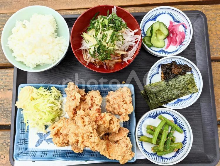 唐揚げ定食 唐揚げ,定食,美味しいの写真素材