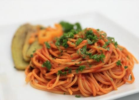 アラビアータに焼茄子を添えて パスタ,スパゲティ,アラビアータの写真素材