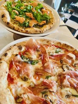 Two Neapolitan pizzas (close-up), JPG