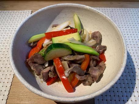 砂ズリの野菜炒め 砂ズリの野菜炒め 砂ズリ,砂肝,鶏肉の写真素材