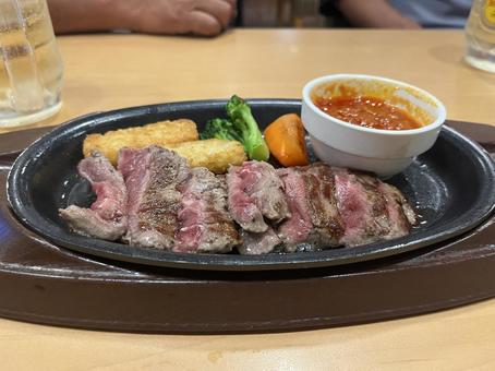 ステーキ 肉,ステーキ,ミディアムレアの写真素材