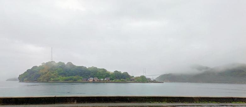 淡く煙るしまなみ-01 淡く煙るしまなみ-01 今治市,しまなみ海道,風景の写真素材
