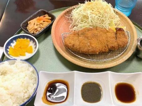 とんかつ定食 とんかつ定食の写真