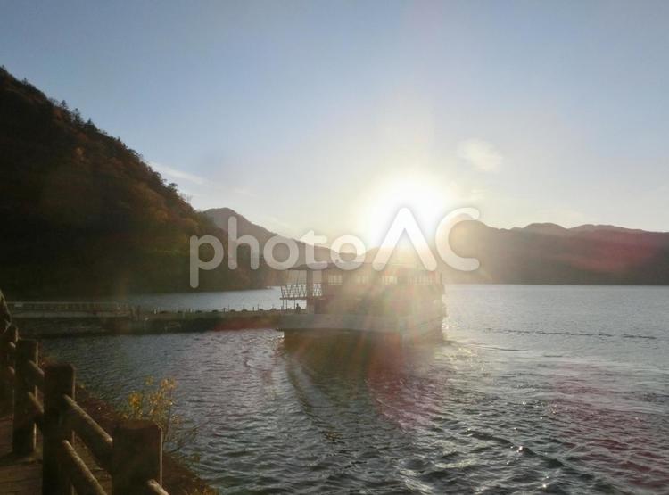 中禅寺湖の風景-16 中禅寺湖,栃木県日光市,日光国立公園の写真素材