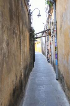 ベトナムホイアンの路地風景 ベトナム,ホイアン,世界遺産の写真素材