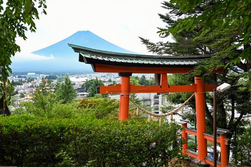 山梨・新倉富士浅間神社と富士山の景観 山梨・新倉富士浅間神社と富士山の景観 新倉富士浅間神社,富士山,五重塔の写真素材