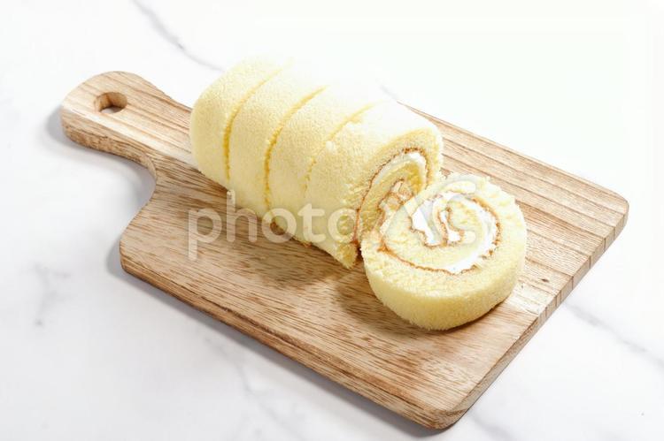 ふんわりとした食感のロールケーキ ロールケーキ,ケーキ,バニラの写真素材