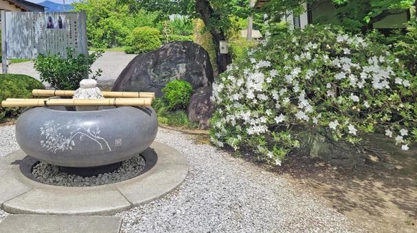 Scenery of the grounds of Kikusui-ji Temple, No. 33 of the 34 Kannon Temples of Chichibu, JPG Scenery of the grounds of Kikusui-ji Temple, No. 33 of the 34 Kannon Temples of Chichibu, JPG