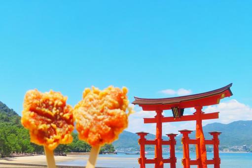 [Hiroshima Prefecture] Miyajima's Great Torii Gate and Miyajima's Specialty Fried Maple Leaf, JPG