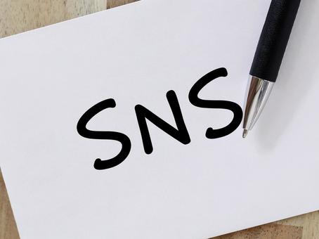 SNSは情報伝達ツールとして必要です。 sns,エスエヌエス,情報の写真素材