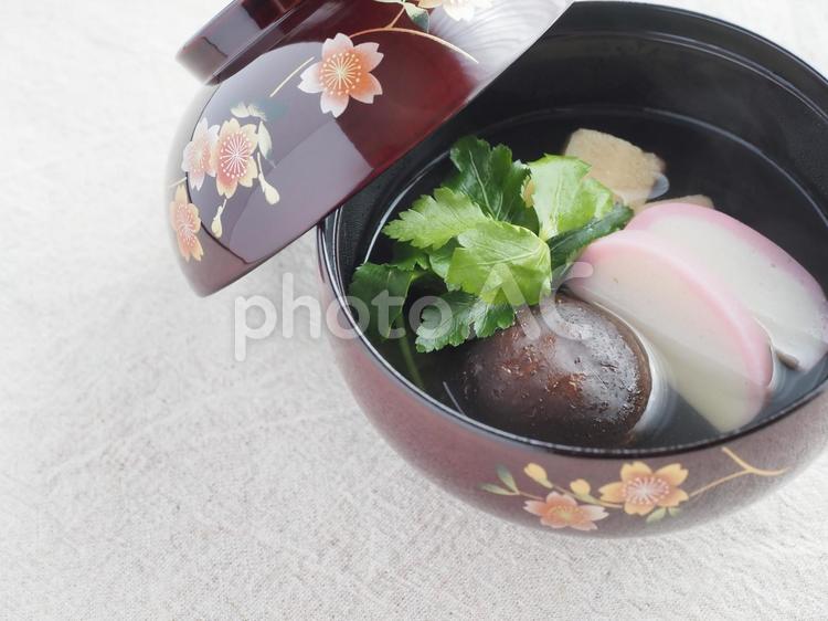 椎茸とかまぼこのお吸い物 お吸い物,すまし汁,おすましの写真素材
