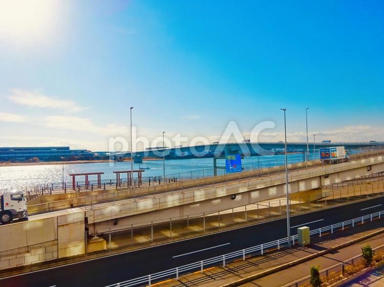 多摩川とストリートと青空の絶景 青空,空,ブルースカイの写真素材