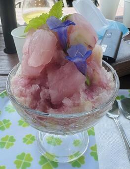 ぶどう?たっぷりのかき氷 ぶどう,かき氷,冷たいの写真素材