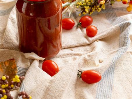 手作りトマトソースの瓶詰め トマトソース,ミニトマト,ソースの写真素材