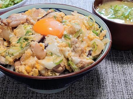 親子丼 親子丼,どんぶり,ご飯の写真素材