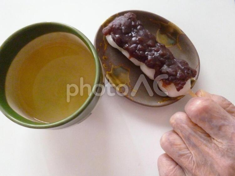 まだまだ元気ですぞお！ ９０才,老人,手の写真素材