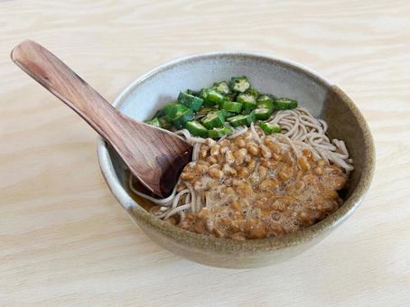 冷やし蕎麦 納豆・オクラのせ そば,蕎麦,冷やしの写真素材