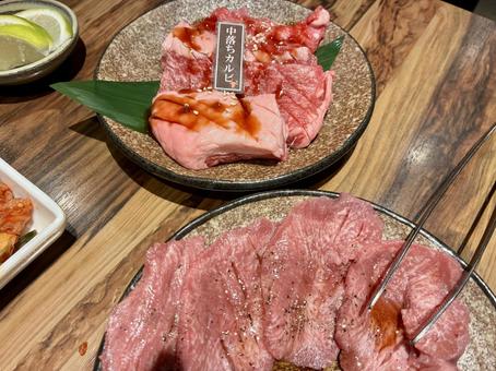 中落ちカルビと上牛タン 焼肉,中落ちカルビ,中落ちの写真素材