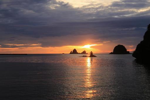 大田子海岸の美しい夕景 大田子海岸の美しい夕景 美しい夕景,大田子海岸,夕陽の写真素材