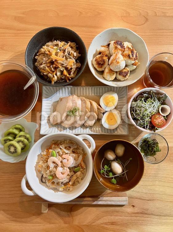 炊き込みちらし寿司＆鶏チャーシュー定食 食事,ご飯,夕食の写真素材
