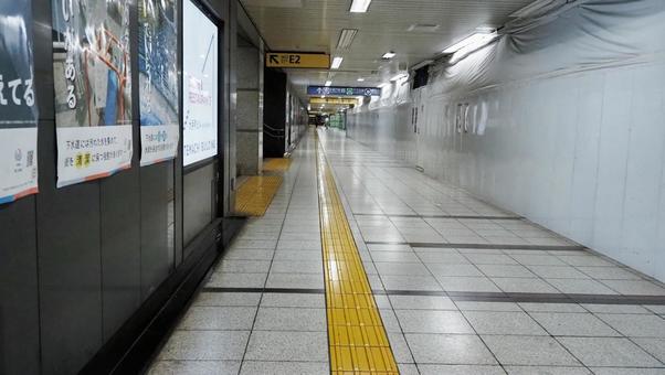 大手町駅地下通路 大手町駅地下通路の写真