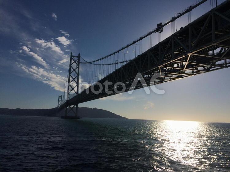 秋の明石海峡大橋 明石,明石海峡,橋の写真素材