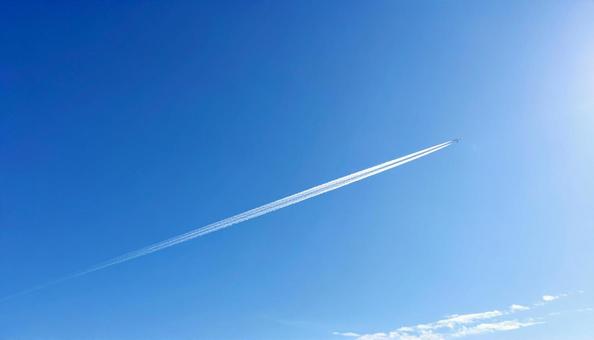 飛行機雲の写真