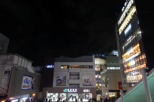 夜の秋葉原駅 秋葉原駅,秋葉原,駅の写真素材