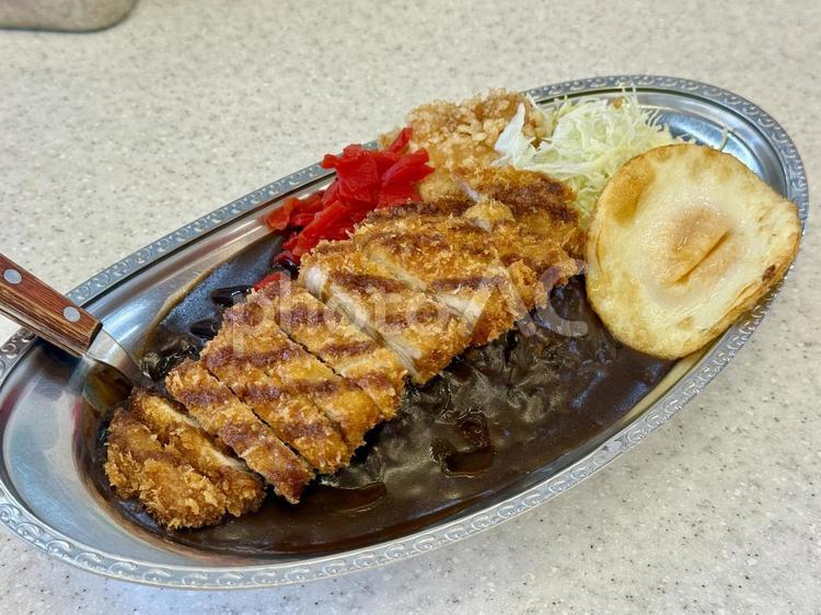 金沢カレー　目玉焼きと唐揚げ乗せ とんかつ,目玉焼き,唐揚げの写真素材