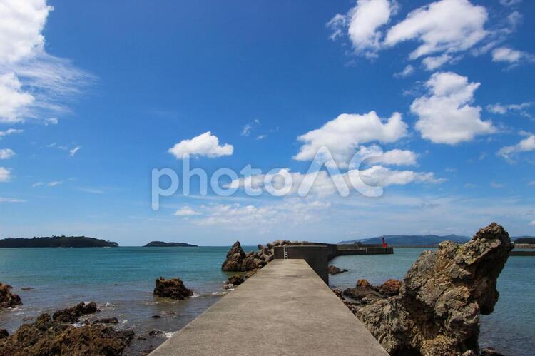 夏休みの海 海,夏,砂浜の写真素材