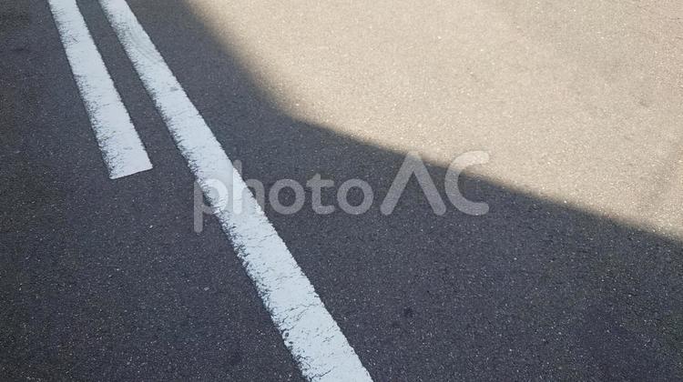 夏のアスファルト アスファルト,道路,舗装道路の写真素材