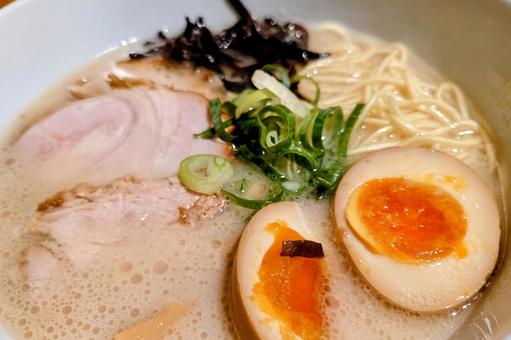 美味しいとんこつラーメン 美味しいとんこつラーメンの写真
