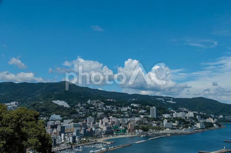 熱海の温泉街の風景 観光地,熱海,海岸の写真素材