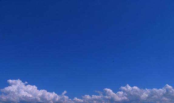 空画像・背景素材・フレーム/真夏の空雲 空画像・背景素材・フレーム/真夏の空雲 空,空背景,青空の写真素材