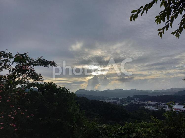 山の夕暮れ 山,丘,夕暮れの写真素材