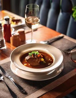 熱々のビーフシチュー(ポスター用) ビーフシチュー,シチュー,煮込み料理の写真素材