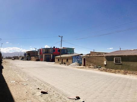 ボリビア、ウユニの街の道 海外,ボリビア,ウユニの写真素材