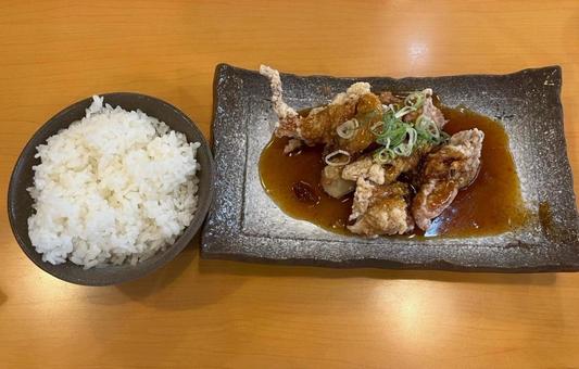 からあげの甘酢あんかけ からあげ,甘酢あんかけ,ごはんの写真素材