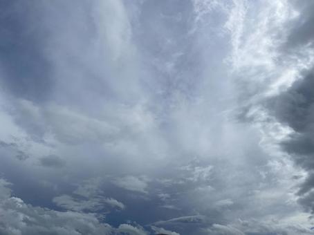 青森8月:雨降りの雲 2025/8/7 青森8月:雨降りの雲 2025/8/7の写真