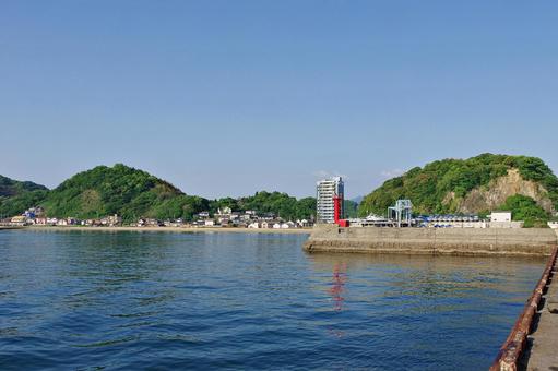 三津浜港からの海の風景 海,海の風景,三津浜港の写真素材