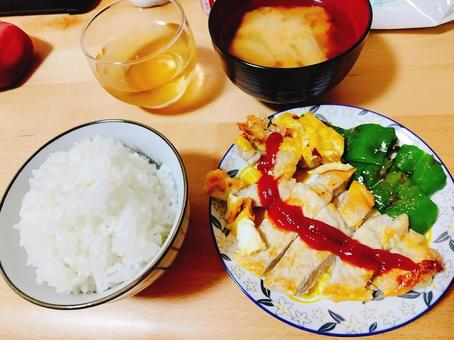 豚肉のピカタ定食 ピカタ,豚肉,ピーマンの写真素材