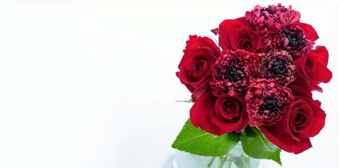 バラとラナンキュラスの花束イメージ素材 バラとラナンキュラスの花束イメージ素材の写真